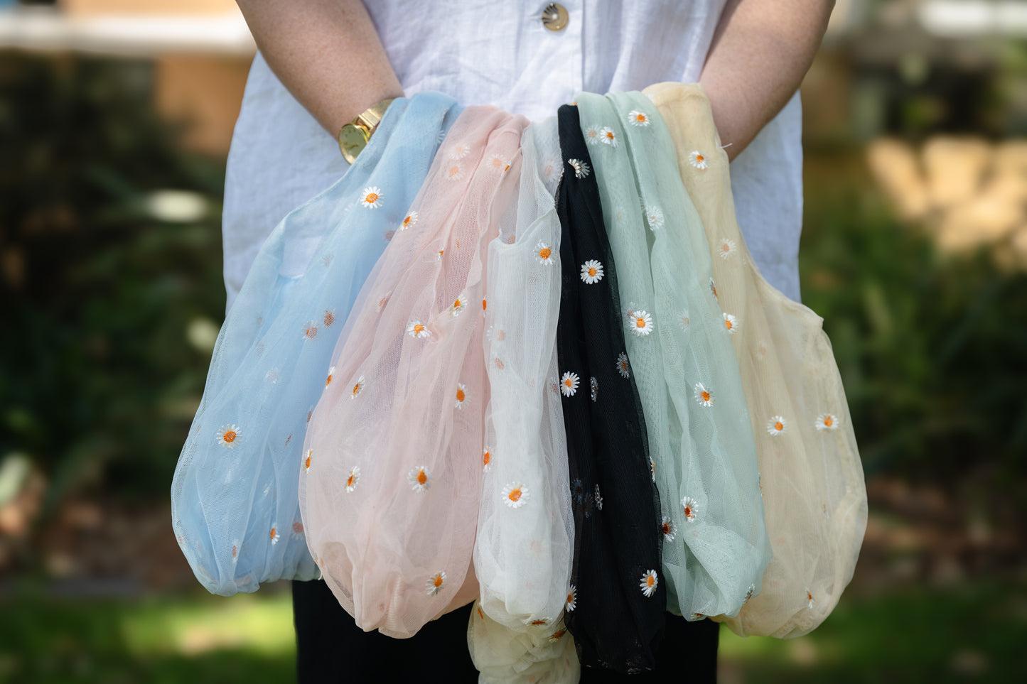 Black Daisy Flower Mesh Bag